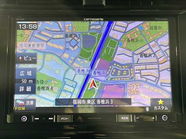 トヨタ プリウス Sセーフティプラス 福岡県 2018(平30)年 6.9万km ホワイトパールクリスタルシャイン 社外8インチSDナビゲーション/CD DVD BT/フルセグテレビ/バックモニター/トヨタセーフティセンス/パーキングアシスト/ドライブレコーダー/革巻きステアリング/ステアリングスイッチ/オートライト/LEDヘッドライト/フォグランプ/ETC/スマートキー/プッシュスタートエンジン