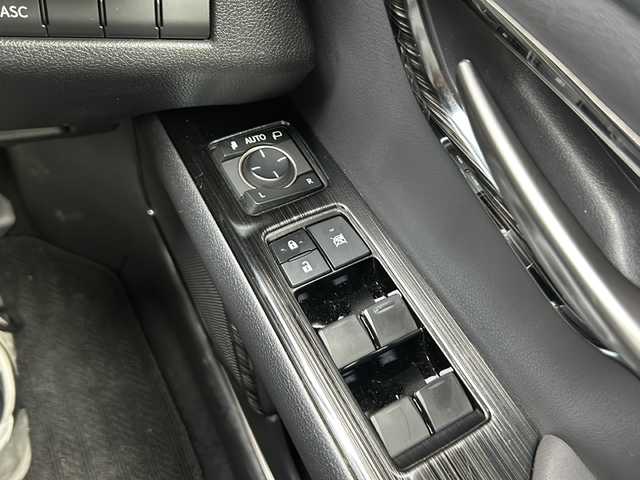レクサス ＵＸ 250h Fスポーツ 静岡県 2019(令1)年 4.4万km グラファイトブラックガラスフレーク 純正ナビ/・FM/・AM/・CD/DVD/・サウンドライブラリ/・SD/・USB/・Bluetooth/・Miracast/・AUX/・フルセグTV/主要装備/・レーダークルーズコントロール/・パドルシフト/・オートハイビーム/・パワーバックドア/・ハンドルヒーター/・ＥＴＣ２．０/・ワイヤレス充電/・シートヒーター/・サンルーフ/・コーナーセンサー/・レーンキープアシスト/・プリクラッシュセーフティ/・電動パーキング/・電動チルト＆テレスコピックステアリング/・純正フロアマット/・アクティブスタビリティコントロール