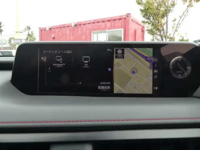 レクサス ＵＸ 250h Fスポーツ 千葉県 2019(令1)年 4.4万km グラファイトブラックガラスフレーク Lexus Safety System+/・プリクラッシュセーフティ/・レーンディパーチャーアラート/・オートハイビーム/・レーダークルーズコントロール/ムーンルーフ/ブラックレザーシート/前席パワーシート/シートヒーター/純正SDナビ/地デジTV/【DVD/CD再生機能　Bluetooth接続】/バックカメラ/ダウンサス（RS-R）/革巻きステアリング/ステアリングヒーター/ステアリングスイッチ/パドルシフト/ETC（2.0）/LEDヘッドライト/フォグライト/ウインカーミラー/クリアランスソナー/純正18インチアルミホイル/サイド/カーテンエアバッグ/スマートキー