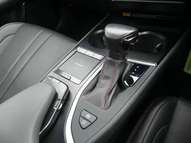 レクサス ＵＸ 250h Fスポーツ 千葉県 2019(令1)年 4.4万km グラファイトブラックガラスフレーク Lexus Safety System+/・プリクラッシュセーフティ/・レーンディパーチャーアラート/・オートハイビーム/・レーダークルーズコントロール/ムーンルーフ/ブラックレザーシート/前席パワーシート/シートヒーター/純正SDナビ/地デジTV/【DVD/CD再生機能　Bluetooth接続】/バックカメラ/ダウンサス（RS-R）/革巻きステアリング/ステアリングヒーター/ステアリングスイッチ/パドルシフト/ETC（2.0）/LEDヘッドライト/フォグライト/ウインカーミラー/クリアランスソナー/純正18インチアルミホイル/サイド/カーテンエアバッグ/スマートキー