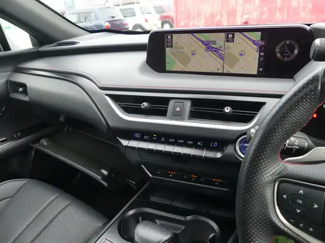 レクサス ＵＸ 250h Fスポーツ 千葉県 2019(令1)年 4.4万km グラファイトブラックガラスフレーク Lexus Safety System+/・プリクラッシュセーフティ/・レーンディパーチャーアラート/・オートハイビーム/・レーダークルーズコントロール/ムーンルーフ/ブラックレザーシート/前席パワーシート/シートヒーター/純正SDナビ/地デジTV/【DVD/CD再生機能　Bluetooth接続】/バックカメラ/ダウンサス（RS-R）/革巻きステアリング/ステアリングヒーター/ステアリングスイッチ/パドルシフト/ETC（2.0）/LEDヘッドライト/フォグライト/ウインカーミラー/クリアランスソナー/純正18インチアルミホイル/サイド/カーテンエアバッグ/スマートキー