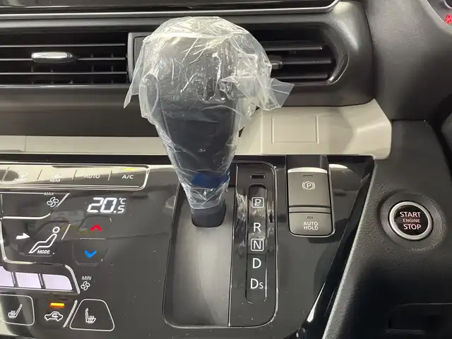 三菱 デリカミニ T プレミアム 栃木県 2025(令7)年 0.1千km 緑Ⅱ 届出済未使用車/4WD/純正9インチディスプレイオーディオ/(Bluetooth・AppleCarPlay・AndroidAuto)/CHAMONIXパッケージ/ (Fバンパーエンブレム・テールゲートエンブレム・Fグリルダイナミック  シールド・テールゲートガーニッシュ)/全方位カメラ/バックカメラ/マイパイロット/衝突軽減ブレーキ/レーンキープアシスト/追従クルーズコントロール/前後コーナーセンサー/両側パワースライドドア/ハーフレザーシート/シートヒーター/パドルシフト/純正15インチアルミホイール/スマートキー/アイドリングストップ/LEDヘッドライト/オートライト