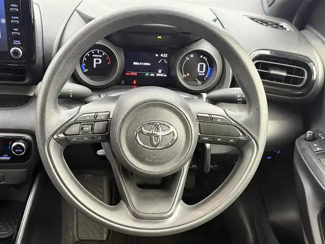 トヨタ ヤリス G 愛知県 2020(令2)年 4万km アイスピンクメタリック トヨタセーフティー/　・プリクラッシュセーフテー/　・レーントレーシングアシスト/　・レーンディパーチャーアラート/　・レーダークルーズコントロール/　・オートマチックハイビーム/　・ロードサインアシスト/　・発信遅れ告知/純正ナビ/　（Bluetooth/USB/フルセグTV）/ETC/ドライブレコーダー/純正フロアマット/ドアバイザー/電動格納ミラー/ステアリングリモコン/プッシュスタート/スマートキー/オートライト/ドアバイザー
