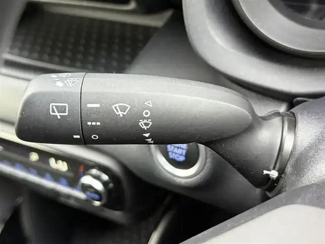 トヨタ ヤリス G 愛知県 2020(令2)年 4万km アイスピンクメタリック トヨタセーフティー/　・プリクラッシュセーフテー/　・レーントレーシングアシスト/　・レーンディパーチャーアラート/　・レーダークルーズコントロール/　・オートマチックハイビーム/　・ロードサインアシスト/　・発信遅れ告知/純正ナビ/　（Bluetooth/USB/フルセグTV）/ETC/ドライブレコーダー/純正フロアマット/ドアバイザー/電動格納ミラー/ステアリングリモコン/プッシュスタート/スマートキー/オートライト/ドアバイザー