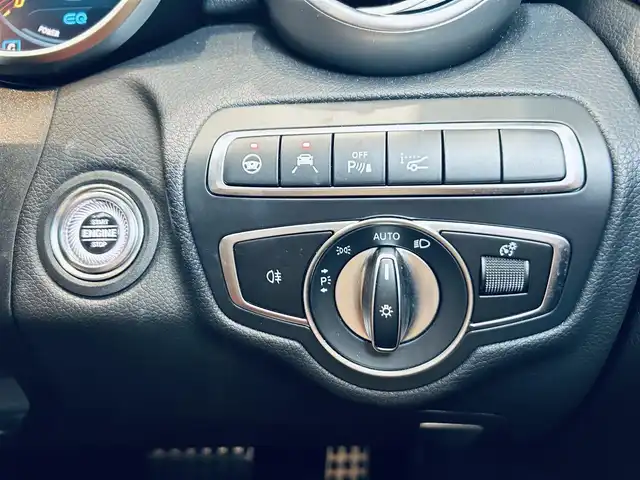 メルセデス・ベンツ Ｃ２００ ローレウスED スポーツプラスPKG 大阪府 2021(令3)年 4万km ポーラホワイト レザーエクスクルーシブP/レーダーセーフティP/HUD/ACC/ブルメスター/赤革/メモリ付きパワーシート/エアシートヒーター/純正ナビ/TV/360度カメラ/applecarplay/純正18インチAW/LEDヘッドライト/電動リアゲート/ブラインドスポット/ワイヤレス充電