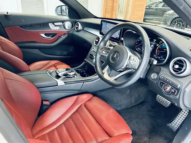 メルセデス・ベンツ Ｃ２００ ローレウスED スポーツプラスPKG 大阪府 2021(令3)年 4万km ポーラホワイト レザーエクスクルーシブP/レーダーセーフティP/HUD/ACC/ブルメスター/赤革/メモリ付きパワーシート/エアシートヒーター/純正ナビ/TV/360度カメラ/applecarplay/純正18インチAW/LEDヘッドライト/電動リアゲート/ブラインドスポット/ワイヤレス充電