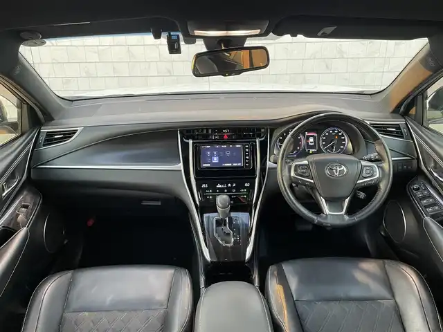 トヨタ ハリアー プレミアム 福岡県 2019(平31)年 5.4万km ブラック/ホワイト 純正7型SDナビ【フルセグTV・CD・DVD・BT】 トヨタセーフティー コーナーセンサー D席パワーシート レーダークルコン ドライブレコーダー【前後】 デジタルミラー オートホールド USBポート ETC 純正フロアマット 純正18インチアルミホイール 純正LEDヘッドライト プッシュスタート スマートキー
