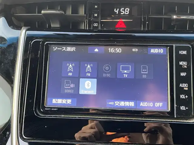 トヨタ ハリアー プレミアム 福岡県 2019(平31)年 5.4万km ブラック/ホワイト 純正7型SDナビ【フルセグTV・CD・DVD・BT】 トヨタセーフティー コーナーセンサー D席パワーシート レーダークルコン ドライブレコーダー【前後】 デジタルミラー オートホールド USBポート ETC 純正フロアマット 純正18インチアルミホイール 純正LEDヘッドライト プッシュスタート スマートキー