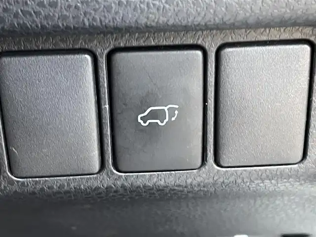 トヨタ ハリアー プレミアム 福岡県 2019(平31)年 5.4万km ブラック/ホワイト 純正7型SDナビ【フルセグTV・CD・DVD・BT】 トヨタセーフティー コーナーセンサー D席パワーシート レーダークルコン ドライブレコーダー【前後】 デジタルミラー オートホールド USBポート ETC 純正フロアマット 純正18インチアルミホイール 純正LEDヘッドライト プッシュスタート スマートキー