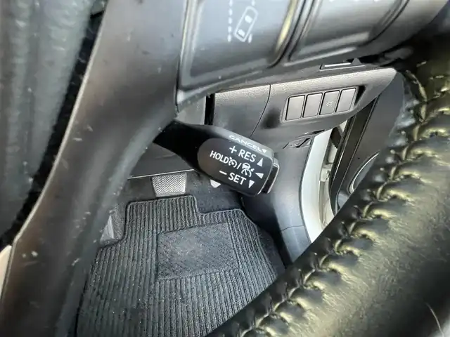 トヨタ ハリアー プレミアム 福岡県 2019(平31)年 5.4万km ブラック/ホワイト 純正7型SDナビ【フルセグTV・CD・DVD・BT】 トヨタセーフティー コーナーセンサー D席パワーシート レーダークルコン ドライブレコーダー【前後】 デジタルミラー オートホールド USBポート ETC 純正フロアマット 純正18インチアルミホイール 純正LEDヘッドライト プッシュスタート スマートキー