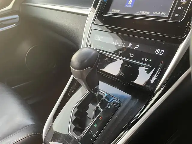 トヨタ ハリアー プレミアム 福岡県 2019(平31)年 5.4万km ブラック/ホワイト 純正7型SDナビ【フルセグTV・CD・DVD・BT】 トヨタセーフティー コーナーセンサー D席パワーシート レーダークルコン ドライブレコーダー【前後】 デジタルミラー オートホールド USBポート ETC 純正フロアマット 純正18インチアルミホイール 純正LEDヘッドライト プッシュスタート スマートキー