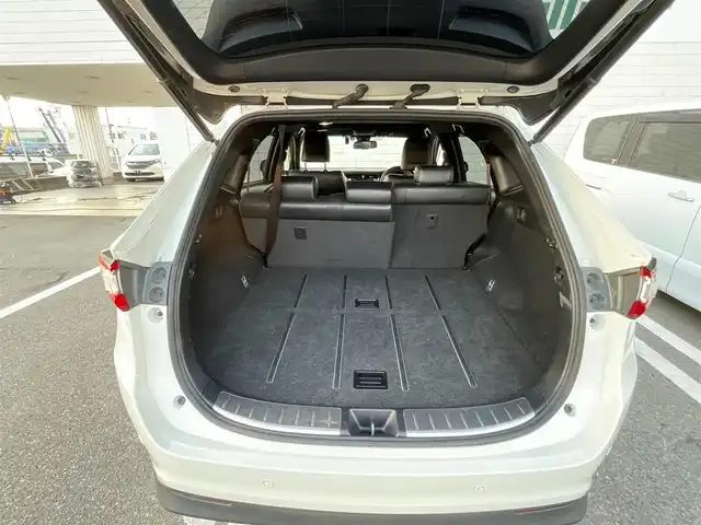 トヨタ ハリアー プレミアム 福岡県 2019(平31)年 5.4万km ブラック/ホワイト 純正7型SDナビ【フルセグTV・CD・DVD・BT】 トヨタセーフティー コーナーセンサー D席パワーシート レーダークルコン ドライブレコーダー【前後】 デジタルミラー オートホールド USBポート ETC 純正フロアマット 純正18インチアルミホイール 純正LEDヘッドライト プッシュスタート スマートキー