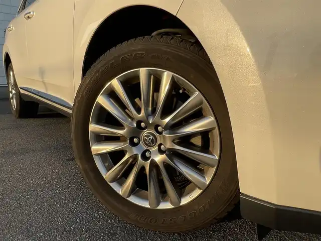 トヨタ ハリアー プレミアム 福岡県 2019(平31)年 5.4万km ブラック/ホワイト 純正7型SDナビ【フルセグTV・CD・DVD・BT】 トヨタセーフティー コーナーセンサー D席パワーシート レーダークルコン ドライブレコーダー【前後】 デジタルミラー オートホールド USBポート ETC 純正フロアマット 純正18インチアルミホイール 純正LEDヘッドライト プッシュスタート スマートキー