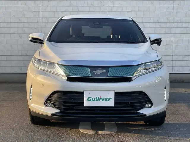 トヨタ ハリアー プレミアム 福岡県 2019(平31)年 5.4万km ブラック/ホワイト 純正7型SDナビ【フルセグTV・CD・DVD・BT】 トヨタセーフティー コーナーセンサー D席パワーシート レーダークルコン ドライブレコーダー【前後】 デジタルミラー オートホールド USBポート ETC 純正フロアマット 純正18インチアルミホイール 純正LEDヘッドライト プッシュスタート スマートキー