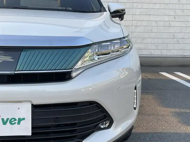 トヨタ ハリアー プレミアム 福岡県 2019(平31)年 5.4万km ブラック/ホワイト 純正7型SDナビ【フルセグTV・CD・DVD・BT】 トヨタセーフティー コーナーセンサー D席パワーシート レーダークルコン ドライブレコーダー【前後】 デジタルミラー オートホールド USBポート ETC 純正フロアマット 純正18インチアルミホイール 純正LEDヘッドライト プッシュスタート スマートキー