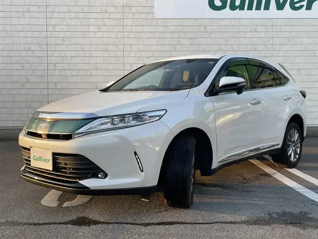 トヨタ ハリアー プレミアム 福岡県 2019(平31)年 5.4万km ブラック/ホワイト 純正7型SDナビ【フルセグTV・CD・DVD・BT】 トヨタセーフティー コーナーセンサー D席パワーシート レーダークルコン ドライブレコーダー【前後】 デジタルミラー オートホールド USBポート ETC 純正フロアマット 純正18インチアルミホイール 純正LEDヘッドライト プッシュスタート スマートキー