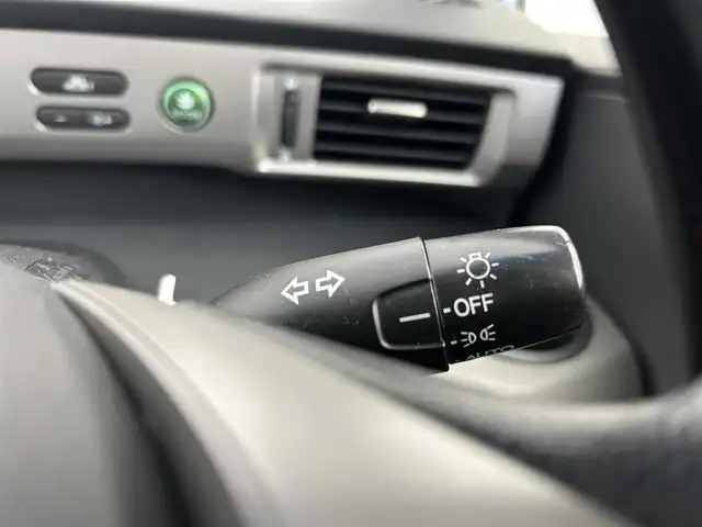 ホンダ フリード ハイブリット ジャストセレクション 千葉県 2011(平23)年 9.3万km プレミアムブルーオパールメタリック 禁煙車/片側電動ドア/純正メモリナビ/・型番：VXM-118VS/・CD/DVD/ワンセグTV/・ETC/・バックカメラ/クルーズコントロール/純正フロアマット/純正ドアバイザー/社外15インチAW/電動格納ウインカーミラー/オートライト/・キセノンヘッドライト/スマートキー