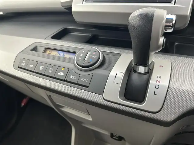 ホンダ フリード ハイブリット ジャストセレクション 千葉県 2011(平23)年 9.3万km プレミアムブルーオパールメタリック 禁煙車/片側電動ドア/純正メモリナビ/・型番：VXM-118VS/・CD/DVD/ワンセグTV/・ETC/・バックカメラ/クルーズコントロール/純正フロアマット/純正ドアバイザー/社外15インチAW/電動格納ウインカーミラー/オートライト/・キセノンヘッドライト/スマートキー