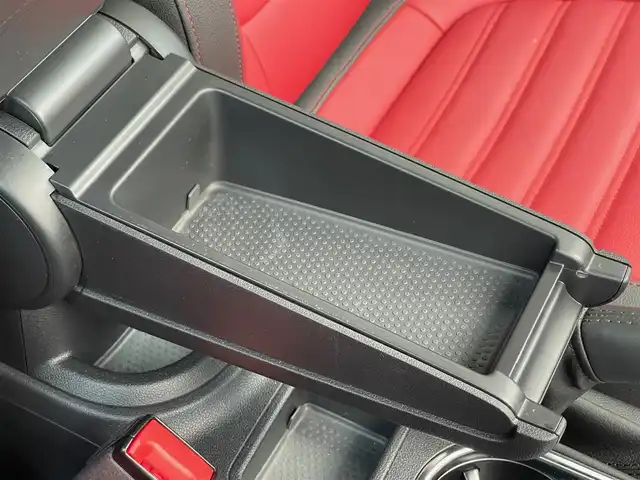 フォルクスワーゲン ザ・ビートル Rラインマイスター 山梨県 2020(令2)年 2.8万km ディープブラックパールエフェクト 赤黒レザー/シートヒーター /ブラインドスポット/リアクロストラフィックアラート/コーナーセンサー/純正ナビ/CD/DVD/フルセグ/Bluetooth/バックカメラ/パドルシフト/キセノン/純正18インチAW/ETC