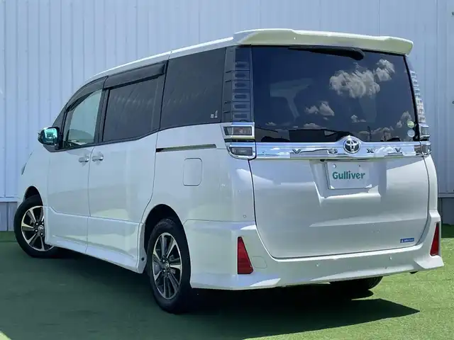 トヨタ ヴォクシー ZS 煌Ⅱ 香川県 2019(令1)年 6.7万km ホワイトパールクリスタルシャイン カロッツェリア８型ナビ/カロッツェリアフリップダウンモニター/バックカメラ/両側パワースライドドア/トヨタセーフティーセンス/クルーズコントロール/前後コーナーセンサー/前後ドラレコ/ＥＴＣ/ＬＥＤヘッドライト/フォグライト/純正16インチAW/純正フロアマット/純正ドアバイザー/スマートキー