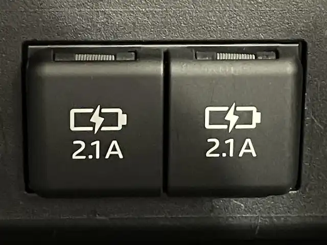 トヨタ シエンタ ファンベースG 愛知県 2020(令2)年 1.7万km ブラックマイカ カロッツェリアナビ/(CD・DVD再生/SD/FM/AM/フルセグTV/Bluetooth/AUX)/トヨタセーフティセンス　/　　-衝突軽減ブレーキ（プリクラッシュセーフティ）/　　-レーンディパーチャーアシスト　/　　-オートマチックハイビーム　/両側パワースライドドア　/ビルトインＥＴＣ　/ＬＥＤヘッドライト　/バックカメラ　/アイドリングストップ　/横滑り防止/アクセサリーソケット/USB接続/プッシュスタート/　　-スマートキー/純正フロアマット