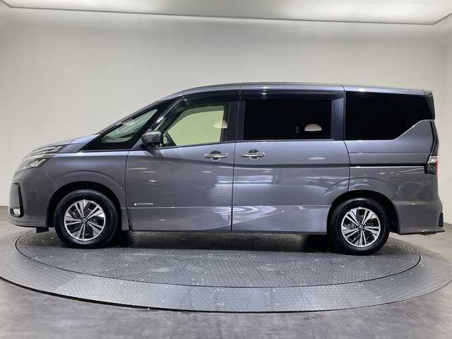日産 セレナ e－パワー ハイウェイスター V 愛媛県 2020(令2)年 3.4万km ダークメタルグレー １０型ナビ/フルセグ／Ｂｌｕｅｔｏｏｔｈ／ＵＳＢ/全方位カメラ/後席モニター/衝突軽減ブレーキ/レーダークルーズコントロール/パーキングアシスト/ＥＴＣ/前方ドライブレコーダー/両側パワースライドドア/ブラインドスポットモニター/前後コーナーセンサー/レーンキープアシスト/オートマチックハイビーム/LEDヘッドライト