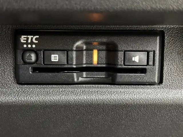 スズキ ジムニー ノマド FC 福岡県 2025(令7)年 0.1万km ジャングルグリーン 社外ＤＡ　/バックカメラ　/ＥＴＣ　/衝突被害軽減　/レーダークルーズコントロール　/コーナーセンサー　/レーンキープ　/横滑り防止装置　/アイドリングストップ　/シートヒーター　/盗難防止装置　/純正１５インチＡＷ