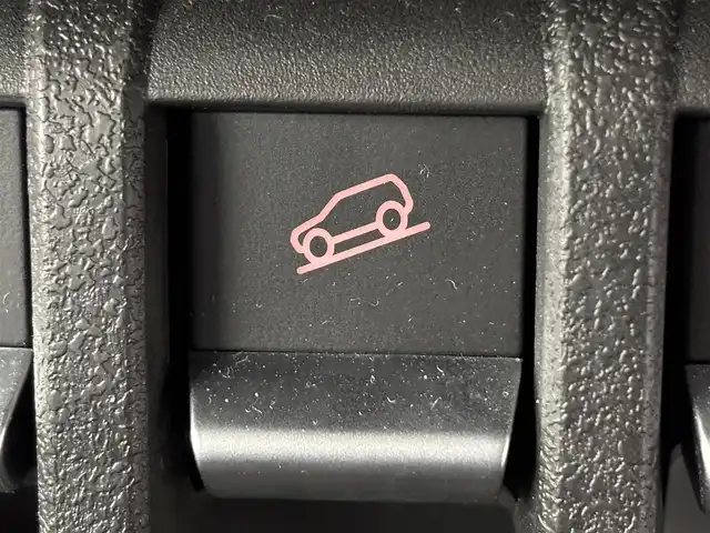 スズキ ジムニー ノマド FC 福岡県 2025(令7)年 0.1万km ジャングルグリーン 社外ＤＡ　/バックカメラ　/ＥＴＣ　/衝突被害軽減　/レーダークルーズコントロール　/コーナーセンサー　/レーンキープ　/横滑り防止装置　/アイドリングストップ　/シートヒーター　/盗難防止装置　/純正１５インチＡＷ