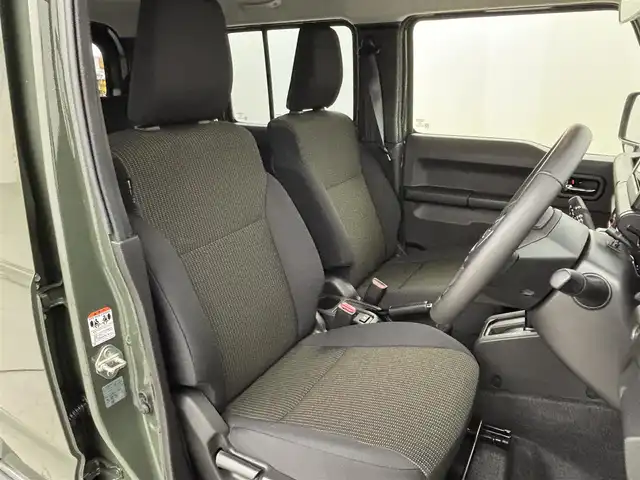 スズキ ジムニー ノマド FC 福岡県 2025(令7)年 0.1万km ジャングルグリーン 社外ＤＡ　/バックカメラ　/ＥＴＣ　/衝突被害軽減　/レーダークルーズコントロール　/コーナーセンサー　/レーンキープ　/横滑り防止装置　/アイドリングストップ　/シートヒーター　/盗難防止装置　/純正１５インチＡＷ