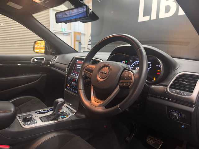 クライスラー・ジープ ジープ グランドチェロキー Sモデル 群馬県 2019(平31)年 5.1万km ダイヤモンドブラッククリスタル 70台限定車/パノラマサンルーフ/シートベンチレーション/ハーフレザーシート/ステアリングヒーター/ACC/エアサスペンション/社外デジタルインナーミラー/アップルカープレイ/20インチAW