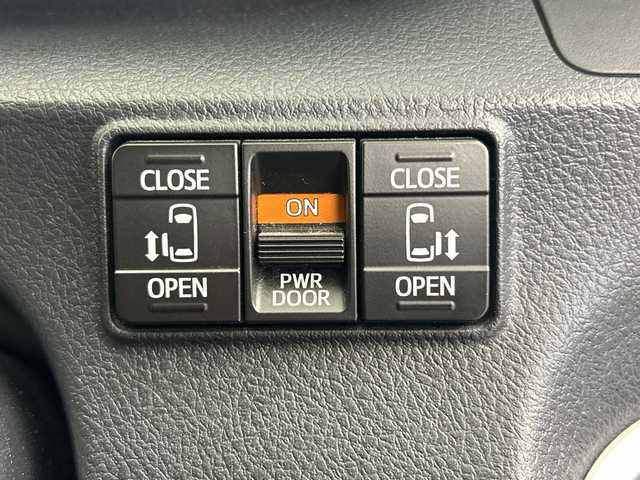 トヨタ シエンタ G 鹿児島県 2017(平29)年 3.4万km ホワイトパールクリスタルシャイン 純正SDナビ/（AM/FM/CD/Bluetooth/ワンセグ）/バックカメラ/両側パワースライドドア/トヨタセーフティセンス/レーンキープアシスト/衝突被害軽減ブレーキ/ステアリングリモコン/純正フロアマット/スマートキー/アイドリングストップ/革巻きステアリング