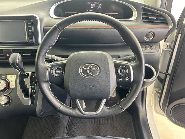 トヨタ シエンタ G 鹿児島県 2017(平29)年 3.4万km ホワイトパールクリスタルシャイン 純正SDナビ/（AM/FM/CD/Bluetooth/ワンセグ）/バックカメラ/両側パワースライドドア/トヨタセーフティセンス/レーンキープアシスト/衝突被害軽減ブレーキ/ステアリングリモコン/純正フロアマット/スマートキー/アイドリングストップ/革巻きステアリング