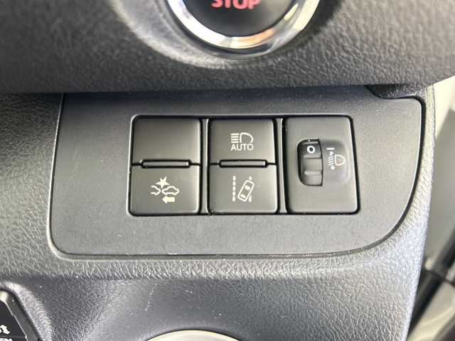 トヨタ シエンタ G 鹿児島県 2017(平29)年 3.4万km ホワイトパールクリスタルシャイン 純正SDナビ/（AM/FM/CD/Bluetooth/ワンセグ）/バックカメラ/両側パワースライドドア/トヨタセーフティセンス/レーンキープアシスト/衝突被害軽減ブレーキ/ステアリングリモコン/純正フロアマット/スマートキー/アイドリングストップ/革巻きステアリング