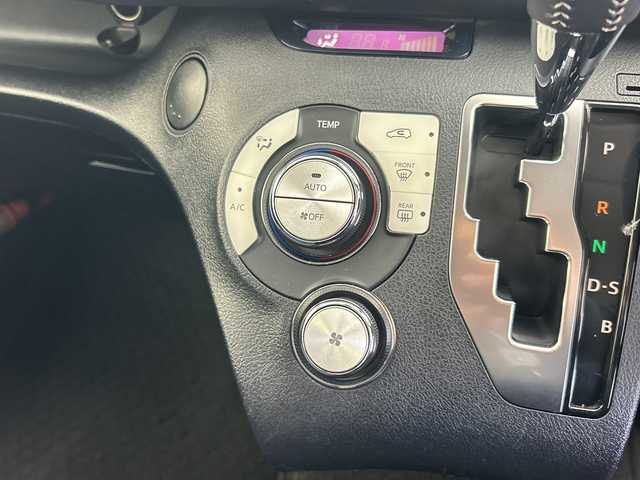 トヨタ シエンタ G 鹿児島県 2017(平29)年 3.4万km ホワイトパールクリスタルシャイン 純正SDナビ/（AM/FM/CD/Bluetooth/ワンセグ）/バックカメラ/両側パワースライドドア/トヨタセーフティセンス/レーンキープアシスト/衝突被害軽減ブレーキ/ステアリングリモコン/純正フロアマット/スマートキー/アイドリングストップ/革巻きステアリング