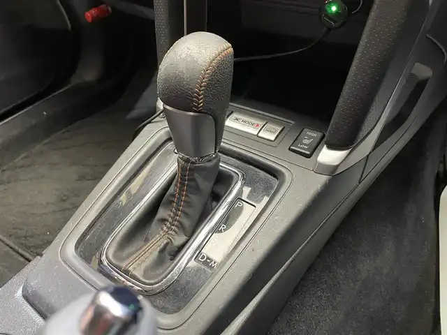 スバル フォレスター Xブレイク 岩手県 2017(平29)年 6.4万km クリスタルホワイトP 4WD/パドルシフト/SIDRIVE/アイサイト/後側方警戒支援/アダクティブフロントライティングシステム/横滑り防止装置/レーンキープアシスト/アイドリングストップ/クルーズコントロール/パワーステアリング/パワーウィンドウ/Xモード/バックカメラ/ドライブレコーダー/ETC/レベライザー/電動リアゲート/カロッツェリアナビ/フルセグTV/前席パワーシート/全席シートヒーター/ルーフレール/純正17インチアルミホイール/LEDヘッドライト