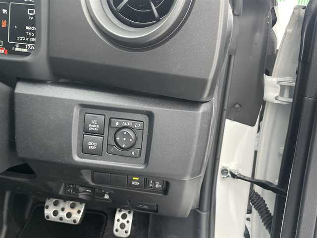 トヨタ ＧＲヤリス RZ ハイパフォーマンス 東京都 2025(令7)年 1.8万km スーパーホワイトⅡ 法人ワンオーナー/4WD/純正マルチナビ（BT/地デジTV）/バックカメラ/JBLスピーカー/純正１８インチアルミ/ハーフレザーシート/シートヒーター/ステアリングヒーター/パドルシフト/ビルトインETC２．０/エンジンプッシュボタン/スマートキー/Toyota　Safety Sense/AHB（オートマチックハイビーム）/PCS（プリクラッシュセーフティー）/LTA（レーントレーシングアシスト）/LDA（レーンディパーチャーアラート）/発進遅れ告知機能/RSA(ロードサインアシスト）/レーダークルーズコントロール/保証書・取説・ナビ説