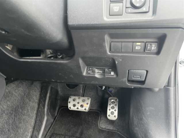 トヨタ ＧＲヤリス RZ ハイパフォーマンス 東京都 2025(令7)年 1.8万km スーパーホワイトⅡ 法人ワンオーナー/4WD/純正マルチナビ（BT/地デジTV）/バックカメラ/JBLスピーカー/純正１８インチアルミ/ハーフレザーシート/シートヒーター/ステアリングヒーター/パドルシフト/ビルトインETC２．０/エンジンプッシュボタン/スマートキー/Toyota　Safety Sense/AHB（オートマチックハイビーム）/PCS（プリクラッシュセーフティー）/LTA（レーントレーシングアシスト）/LDA（レーンディパーチャーアラート）/発進遅れ告知機能/RSA(ロードサインアシスト）/レーダークルーズコントロール/保証書・取説・ナビ説