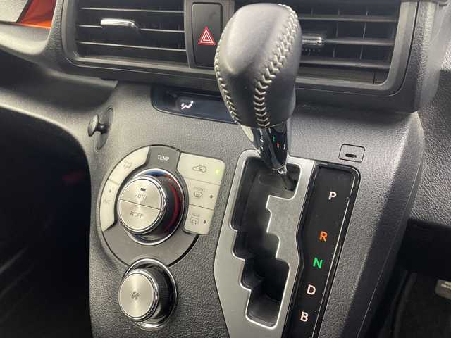 トヨタ シエンタ ハイブリッド ファンベースG 群馬県 2020(令2)年 5.5万km ブラックマイカ/ベージュ 2トーン 純正８型ナビ　全周囲カメラ　ビルトインＥＴＣ２．０　前後ドラレコ　衝突被害軽減ブレーキ　レーンアシスト　オートマチックハイビーム　LEDヘッドライト　両側電動スライドドア　スマートキー　禁煙車