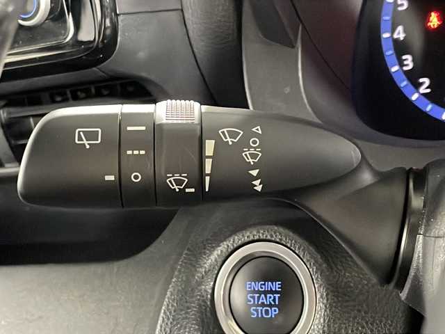 トヨタ ヤリスクロス Z 福岡県 2023(令5)年 3.5万km プラチナホワイトパールマイカ 禁煙車/純正ナビ/ＢＴ／ＣａｒＰｌａｙＬＥＤヘッドライト/バックカメラ/ハーフレザーシート/追従型クルーズコントロール/ブレーキホールド/コーナーセンサー/オートハイビーム/ＭＴモード付ＡＴ/D席パワーシート/D/Nシートヒーター/ステアリングヒーター/プッシュスタート/スマートキー/社外フロアマット/横滑り防止装置/レーンアシスト/衝突被害システム/コーナーセンサー
