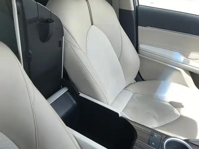 トヨタ カムリ G レザーパッケージ 富山県 2018(平30)年 6.6万km グレー 純正ナビ/フルセグTv/Bluetooth/バックカメラ/ドライブレコーダー/プリクラッシュセーフティ/レーンキープアシスト/クリアランスソナー/ブラインドスポットモニター/レーダークルーズコントロール/レザーシート/パワーシート/シートヒーター/プッシュスタート/スマートキー/ヘッドアップディスプレイ/LEDヘッドライト/オートライト/ETC