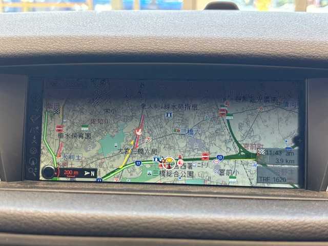 ＢＭＷ Ｘ１ sDrive 20i ファッショニスタ 埼玉県 2013(平25)年 6.3万km 白 純正メモリナビ/　　CD/BT/AUX /バックカメラ /HIDオートライト /レザーシート /シートヒーター /純正18インチアルミホイール/ステアリングスイッチ /アイドリングストップ /USBポート /スマートキー2本/ETC