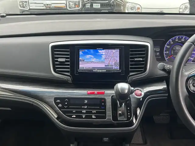 ホンダ オデッセイ アブソルート 20thアニバーサリー 島根県 2015(平27)年 4.8万km クリスタルブラックパール ７Ｖ型ナビ　/Ｂｌｕｅｔｏｏｔｈ　/ETC/アダプティブクルーズコントロール　/ＬＥＤライト　/オットマン（後席）　/パワーシート（Ｄ席）/バックカメラ　/ＭＴ付ＡＴ　/三列シート　/ウォークスルー　/両側パワースライドドア/Ｗ＋サイド、カーテンエアバック/オートライト　/レーンキープアシスト/フルセグテレビ/ABS/衝突被害軽減システム/横滑り防止装置/アイドリングストップ