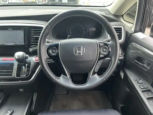 ホンダ オデッセイ アブソルート 20thアニバーサリー 島根県 2015(平27)年 4.8万km クリスタルブラックパール ７Ｖ型ナビ　/Ｂｌｕｅｔｏｏｔｈ　/ETC/アダプティブクルーズコントロール　/ＬＥＤライト　/オットマン（後席）　/パワーシート（Ｄ席）/バックカメラ　/ＭＴ付ＡＴ　/三列シート　/ウォークスルー　/両側パワースライドドア/Ｗ＋サイド、カーテンエアバック/オートライト　/レーンキープアシスト/フルセグテレビ/ABS/衝突被害軽減システム/横滑り防止装置/アイドリングストップ