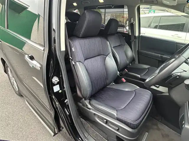 ホンダ オデッセイ アブソルート 20thアニバーサリー 島根県 2015(平27)年 4.8万km クリスタルブラックパール ７Ｖ型ナビ　/Ｂｌｕｅｔｏｏｔｈ　/ETC/アダプティブクルーズコントロール　/ＬＥＤライト　/オットマン（後席）　/パワーシート（Ｄ席）/バックカメラ　/ＭＴ付ＡＴ　/三列シート　/ウォークスルー　/両側パワースライドドア/Ｗ＋サイド、カーテンエアバック/オートライト　/レーンキープアシスト/フルセグテレビ/ABS/衝突被害軽減システム/横滑り防止装置/アイドリングストップ