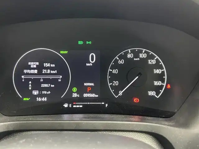 ホンダ ヴェゼル ハイブリッド e:HEV Z 茨城県 2022(令4)年 6万km プラチナホワイトパール 純正9型ナビ/バックカメラ/フルセグ/衝突被害軽減ブレーキ/車線逸脱抑制装置/レーダークルーズコントロール/オートマチックハイビーム/クリアランスソナー/BSI/ETC/ドラレコ/シートヒーター/ステアリングヒーター/純正18インチAW/LEDヘッドライト/スマートキー