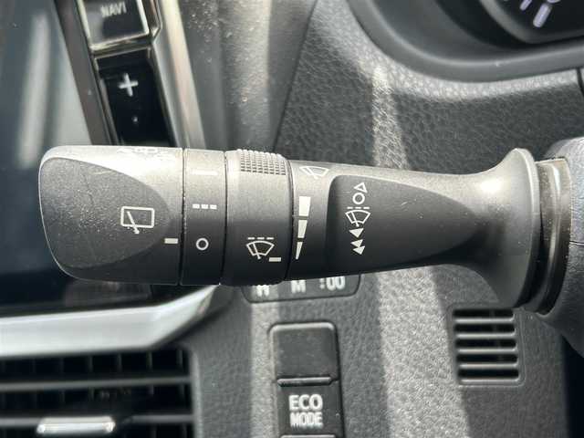 トヨタ ヴォクシー ZS 福岡県 2017(平29)年 5.2万km ブラック ・11インチALPINEナビ/（BLUETOOTH/フルセグ/バックカメラ/・ETC/・スペアキー/・ALPINEフリップダウンモニター/・両側パワースライドドア/・サンシェード/・ドライブレコーダー/・モデリスタエアロ/・レーンキープアシスト/・衝突軽減システム/・横滑り防止装置/・アイドリングストップ/・MTモード付AT/・ウォークスルー/・オートマチックハイビーム/・オートライト/・保証書/・取扱説明書