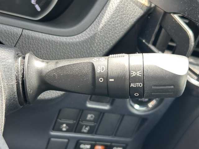 トヨタ ヴォクシー ZS 福岡県 2017(平29)年 5.2万km ブラック ・11インチALPINEナビ/（BLUETOOTH/フルセグ/バックカメラ/・ETC/・スペアキー/・ALPINEフリップダウンモニター/・両側パワースライドドア/・サンシェード/・ドライブレコーダー/・モデリスタエアロ/・レーンキープアシスト/・衝突軽減システム/・横滑り防止装置/・アイドリングストップ/・MTモード付AT/・ウォークスルー/・オートマチックハイビーム/・オートライト/・保証書/・取扱説明書