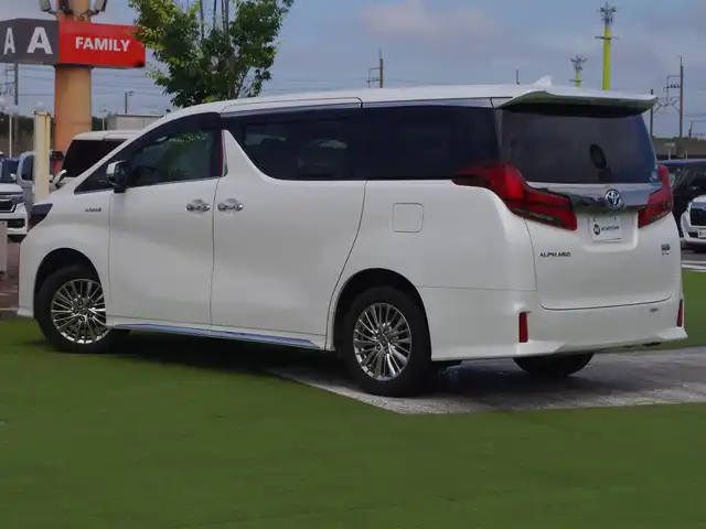 トヨタ アルファードハイブリット S タイプゴールド 千葉県 2020(令2)年 4.1万km ホワイトパールクリスタルシャイン Toyota Safety Sense/・プリクラッシュセーフティ/・レーンディパーチャーアラート/・オートハイビーム/・レーダークルーズコントロール/両側パワースライドドア/ハーフレザーシート/後席オットマン/純正コネクティッドナビ/地デジTV/【DVD/CD再生機能　Bluetooth接続】/バックカメラ/フリップダウンモニター（V12T-R68C）/コンビハンドル/ステアリングスイッチ/ドライブレコーダー（DRT-H68A）/ETC（2.0）/3眼LEDヘッドライト/フォグライト/ウインカーミラー/クリアランスソナー/純正17インチアルミホイル/サイド/カーテン/ニーエアバッグ/スマートキー