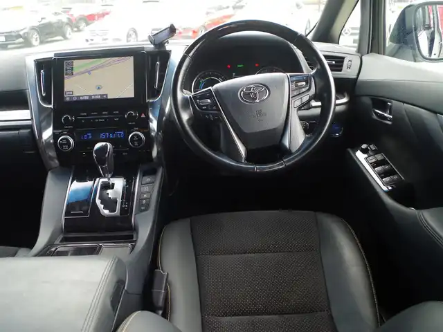 トヨタ アルファードハイブリット S タイプゴールド 千葉県 2020(令2)年 4.1万km ホワイトパールクリスタルシャイン Toyota Safety Sense/・プリクラッシュセーフティ/・レーンディパーチャーアラート/・オートハイビーム/・レーダークルーズコントロール/両側パワースライドドア/ハーフレザーシート/後席オットマン/純正コネクティッドナビ/地デジTV/【DVD/CD再生機能　Bluetooth接続】/バックカメラ/フリップダウンモニター（V12T-R68C）/コンビハンドル/ステアリングスイッチ/ドライブレコーダー（DRT-H68A）/ETC（2.0）/3眼LEDヘッドライト/フォグライト/ウインカーミラー/クリアランスソナー/純正17インチアルミホイル/サイド/カーテン/ニーエアバッグ/スマートキー