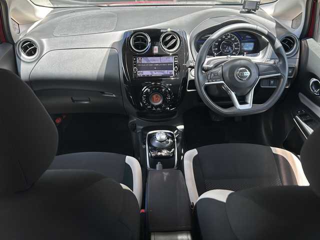 日産 ノート e－パワー X Vセレクション 静岡県 2020(令2)年 4.6万km ガーネットレッド 純正ナビ/・FM/・AM/・Bluetooth/主要装備/・衝突軽減ブレーキ/・全方位カメラ/・LEDヘッドライト/・ETC/・レーンキープ/・ステアリングリモコン/・ドライブレコーダー/・オートライト/・スマートキー/・スペアキー/・社外フロアマット/・アイドリングストップ/・プッシュスタート